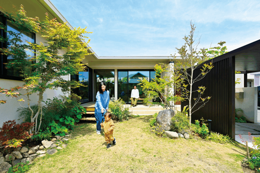屋外とのつながりを意識したドッグランやテラス