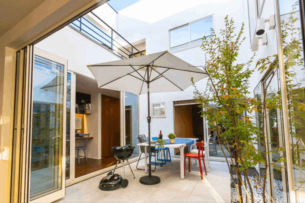 明るく心地よい家に！自然の光と風を取り込む窓の計画