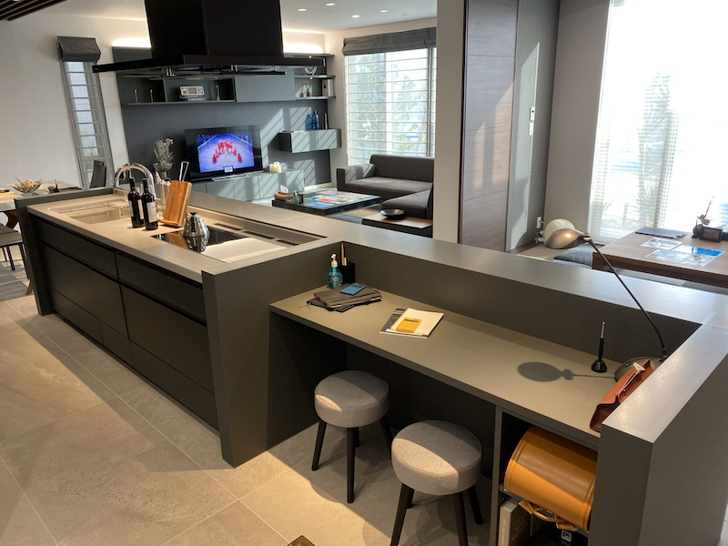 子育て世帯必見 子供を見守る対面キッチン成功例