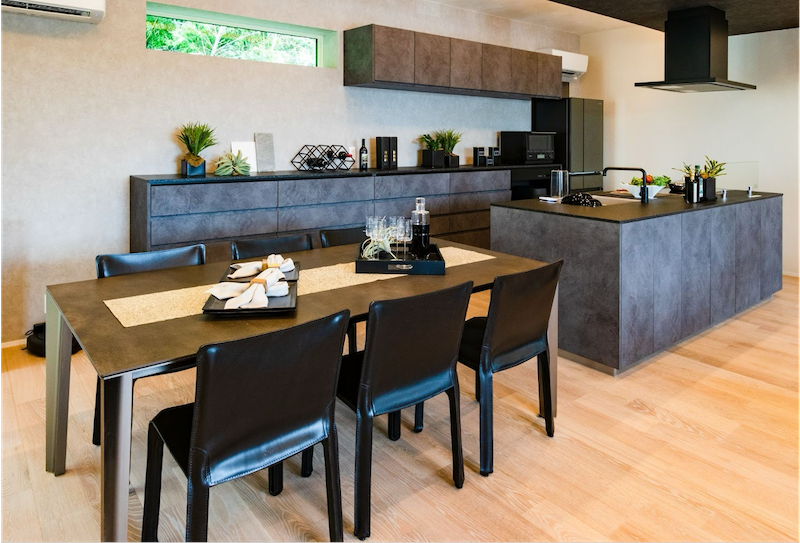 壁付けキッチンを対面風（カウンターキッチン）にするレイアウト術