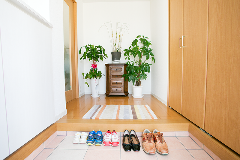 スッキリした玄関が「いってきます」「ただいま」を気持ちよくする