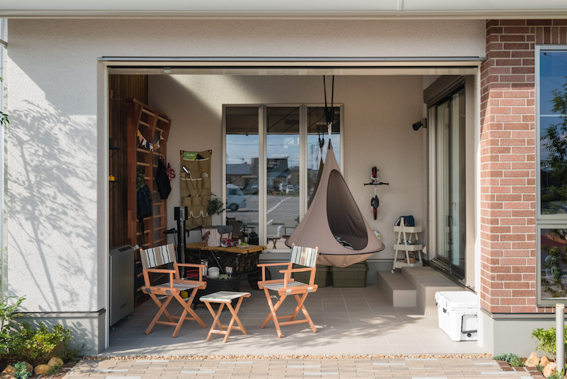 「外で使う大きなモノ」を、ストレスなく置けるスペース